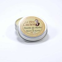 Hydratez et nourrissez vos poils de barbe en profondeur avec ce baume à barbe fortifiant à base d'huile de ricin et de beurre de karité !