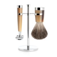 Faites (vous) plaisir avec ce set de rasage classique en résine corne brune haut de gamme et entrez dans l'univers du rasage traditionnel !