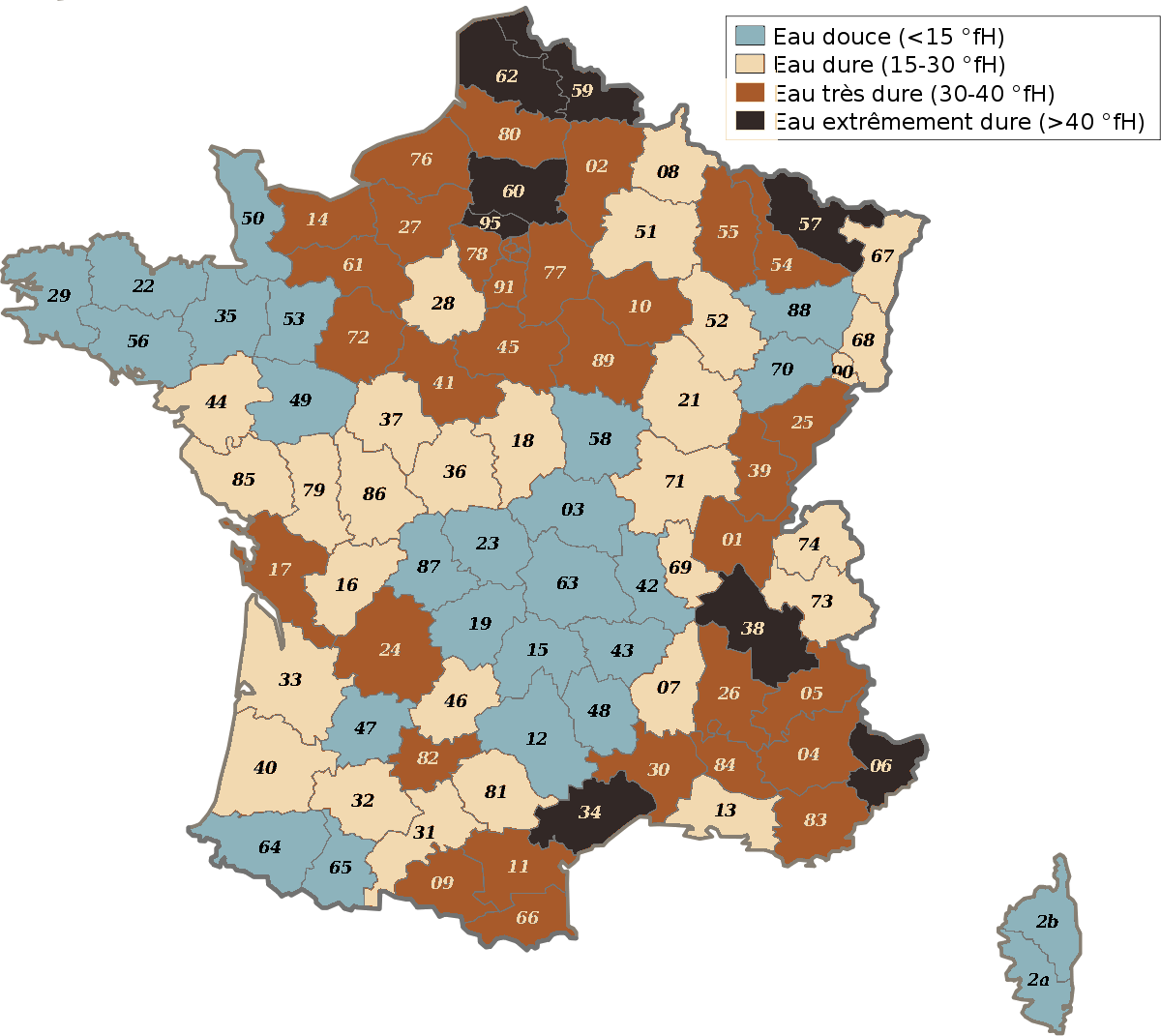 Carte de France de la dureté de l'eau par département, du turquoise pour l'eau douce au brun foncé pour l'eau extrêmement dure